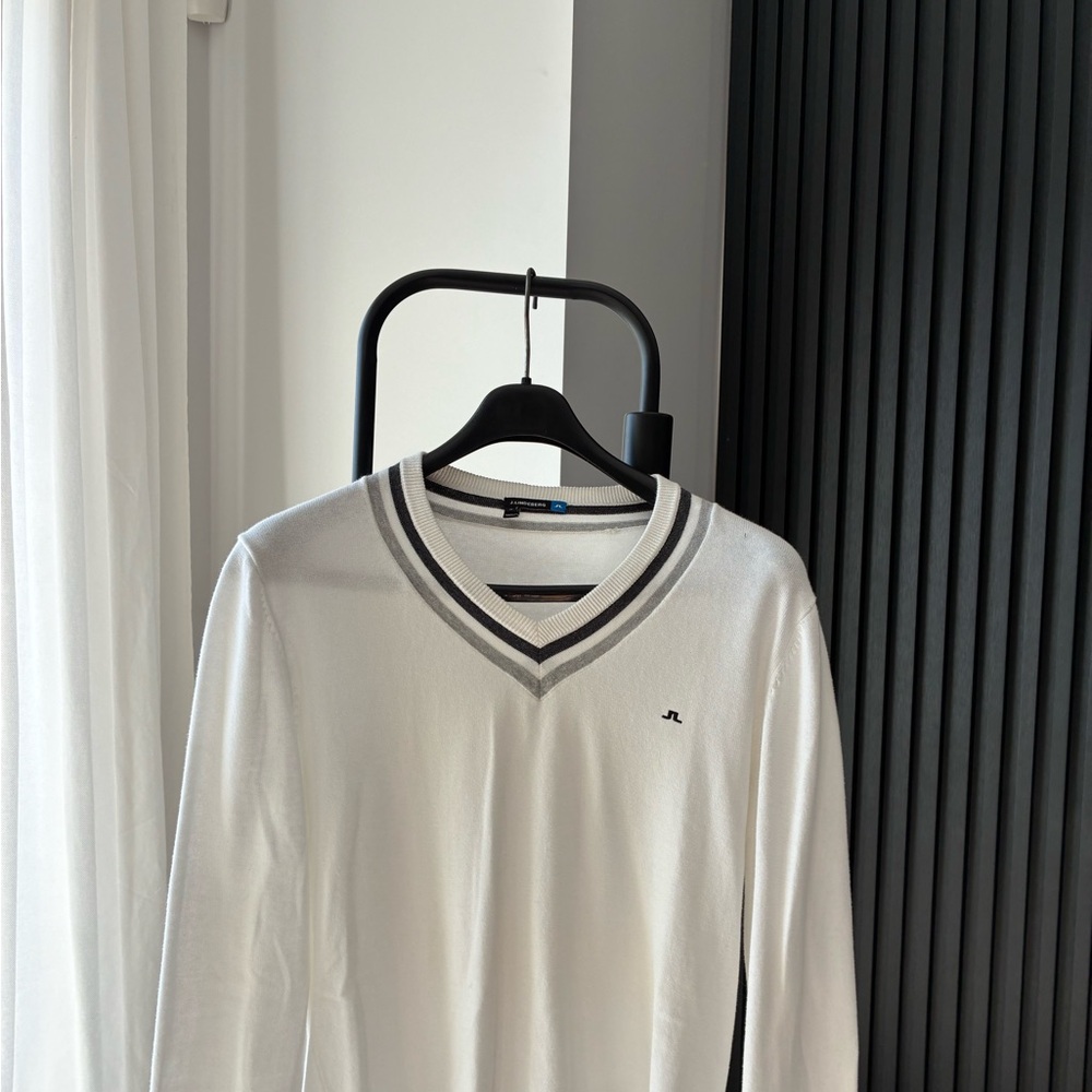 J Lindeberg White V-Neck Sweater - Small